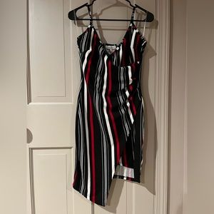 Black/white/red sleeveless dress